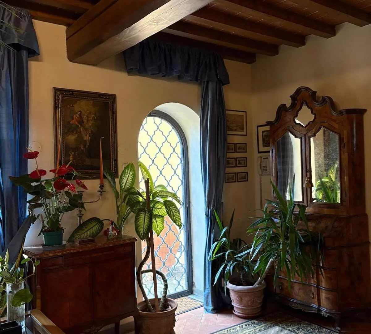 Dimora Degli Ulivi Villa Florence 0*,  Italy